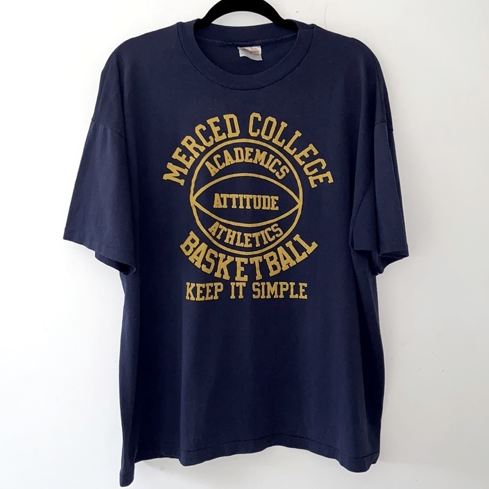 1/1 natural distressed & sun faded vtg college 🏫 basketball 🏀 Team Tee Uni‌